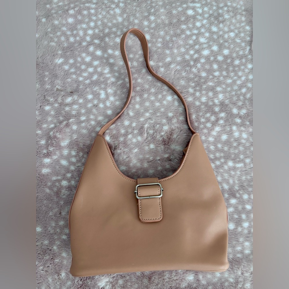 Elegant Tan Shoulder Bag